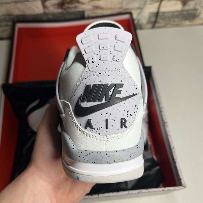 Nike Air Jordan 4