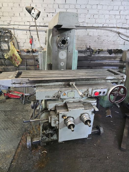 Продам  Фрезерный  Горизонтальный  станок  6Р 82