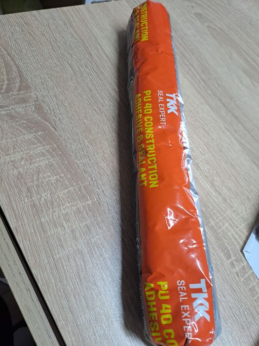 Уплатнително лепило