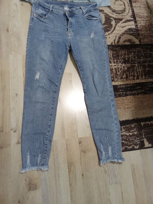 Дънкено яке и дънки