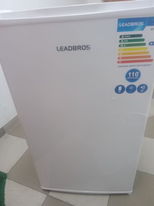 Продам маленький холодильник