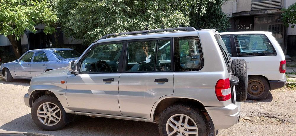 Продавам джип Mitsubishi Pajero Pinin