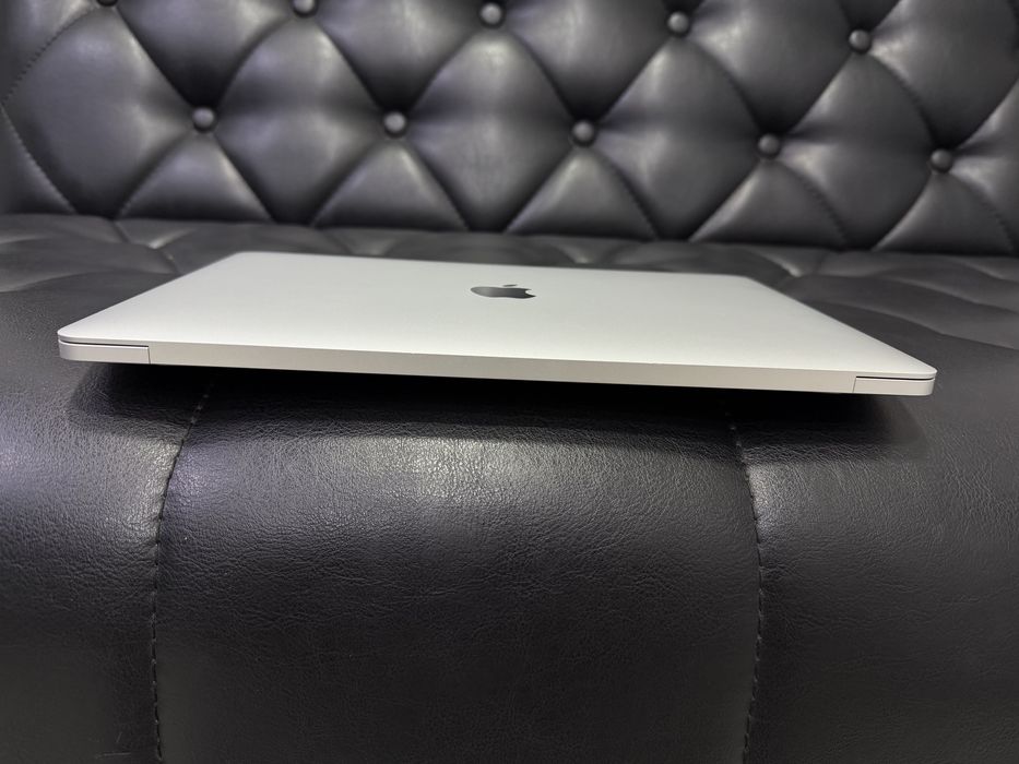 Apple MacBook pro 2020  16/512Gb в идеальном состоянии
