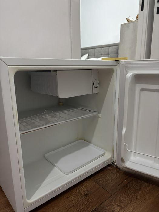 Однокамерный холодильник Midea HS-65LN