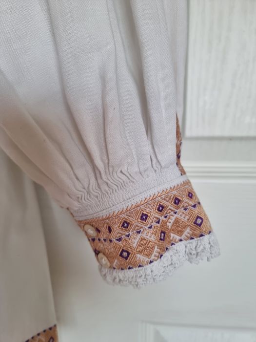 Costum popular din zona Birchis