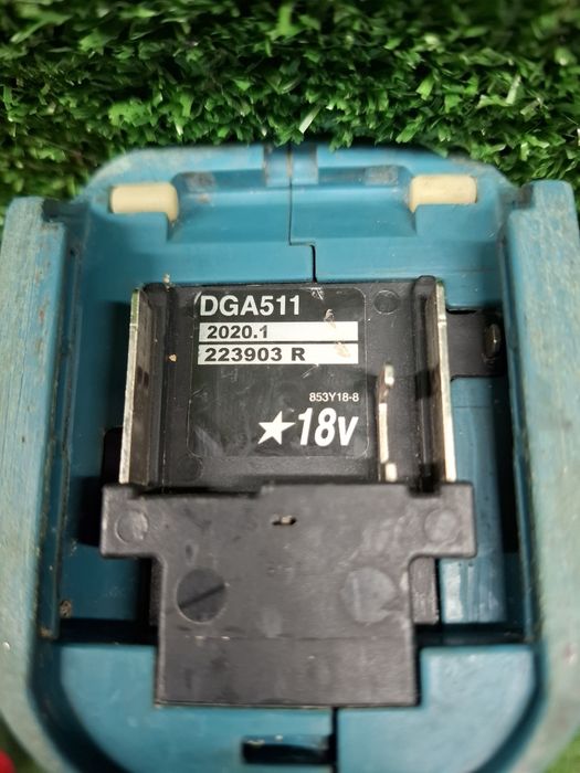 Безчетков шлайф с обороти на Makita DGA511