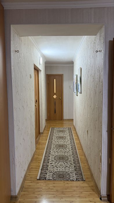 Продается пятикомнатная квартира.