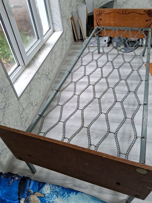 Продаю кровать солдатскую.