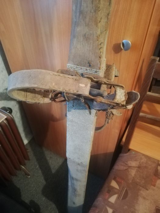 Ски антики много стари