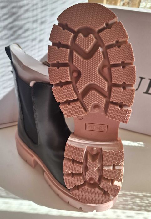 Боти тип челси Guess