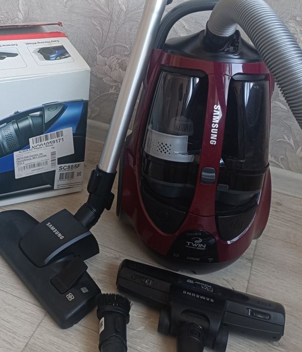 Пылесос Samsung новый, мощный