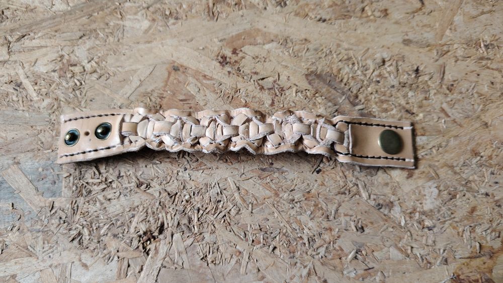 Brățări din piele naturala model unicat lucrate manual