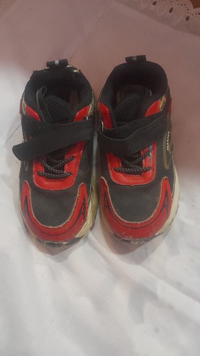 Bolalar oyoq kiyimlari