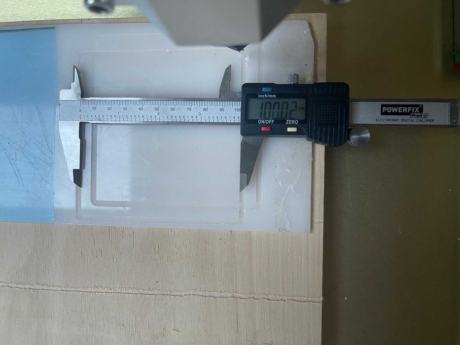 Router CNC de precizie cu masa de lucru 380mm x 330mm si Z de 50mm