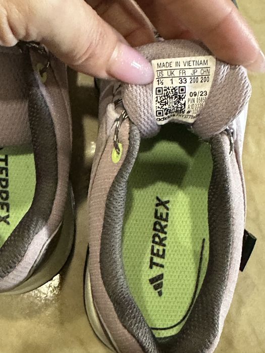 Adidas Terrex Continental 33