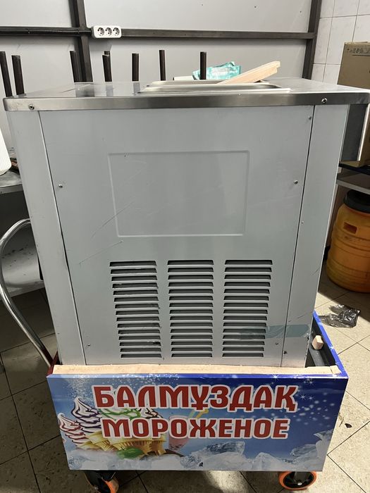 Продам фризер аппарат для мороженого