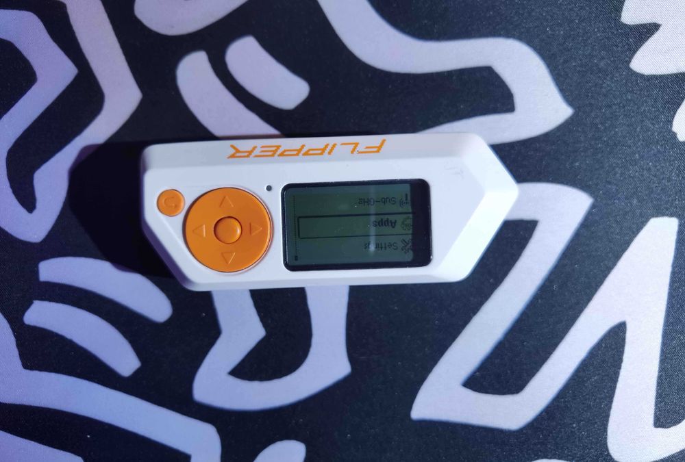 Flipper zero Чисто нов с 2 кейса