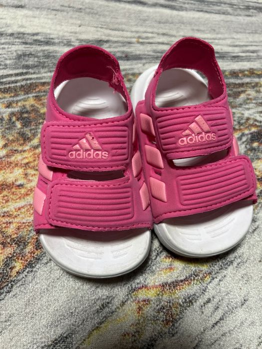 Детски сандали Адидас за малка дама