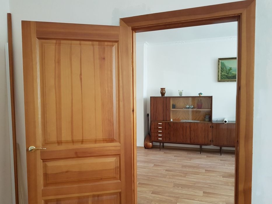 Продам квартиру 4 - х комнатную