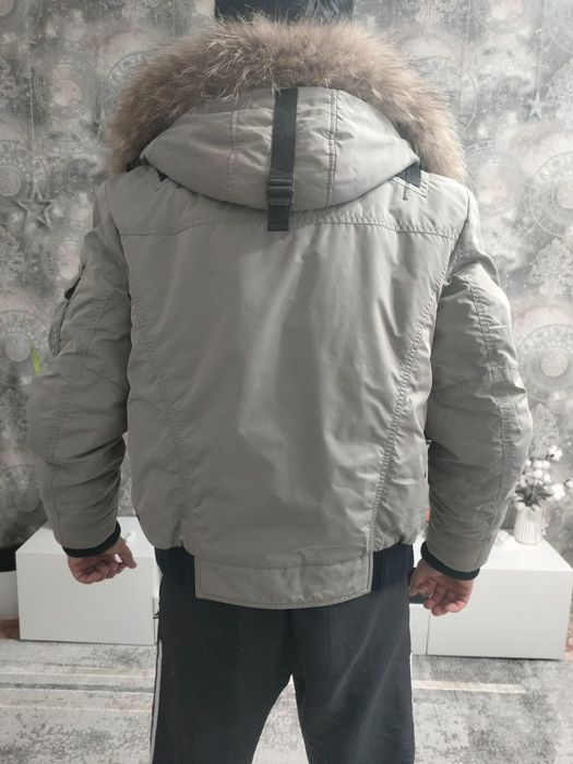 Продам оригинальный пуховик