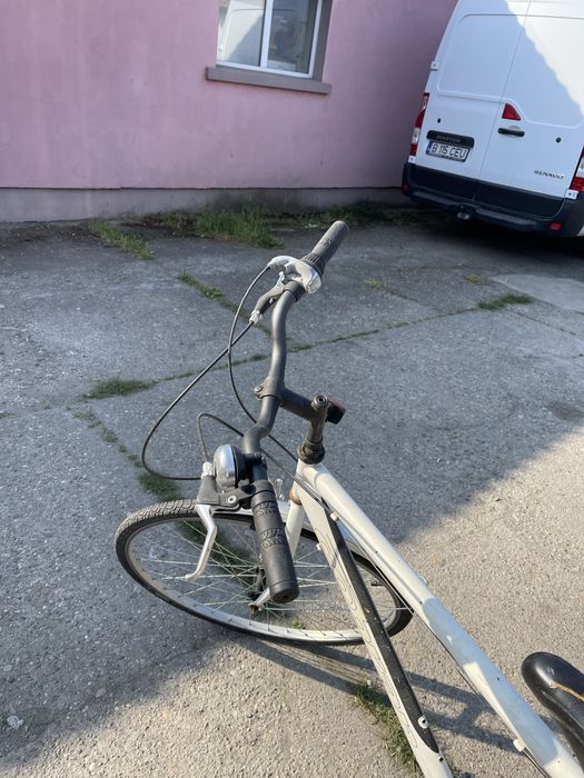 Vand bicicleta putin folosita