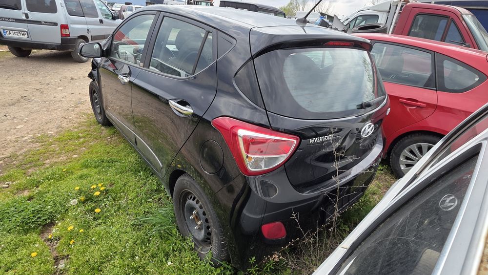 Hyundai i10 1.2i Vertex 2017 На части 75000 км.