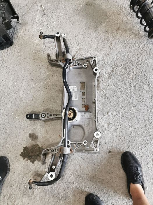 Jug cadru motor vw Passat b7 tiguan 5n 2012