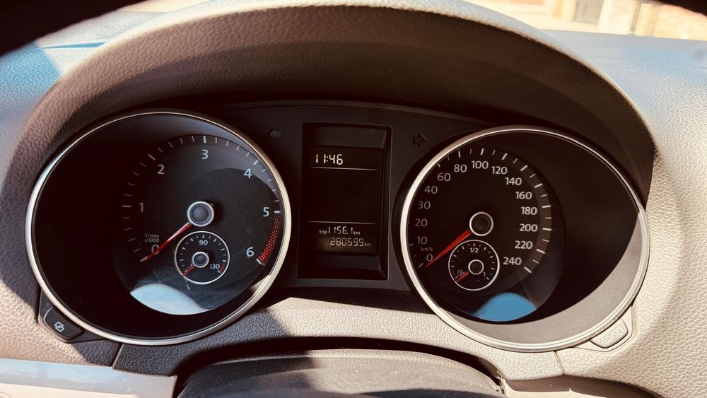 VOLKSWAGEN Golf 2012 — imagine 4
