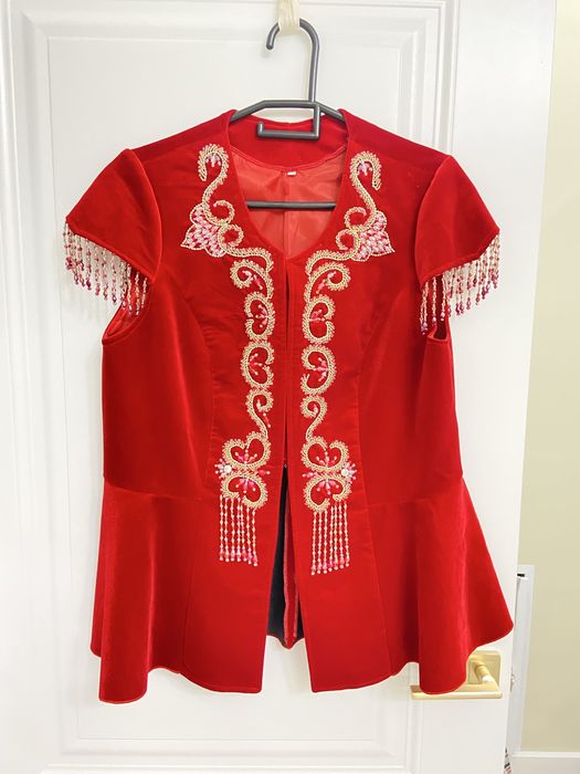 Продам красивые вечерние платья!