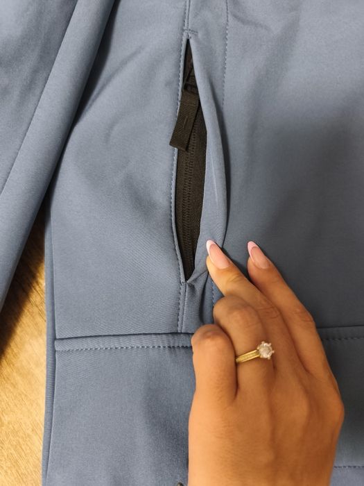 Geaca softshell albastru deschis C&A de băieți mărime 146 cm
