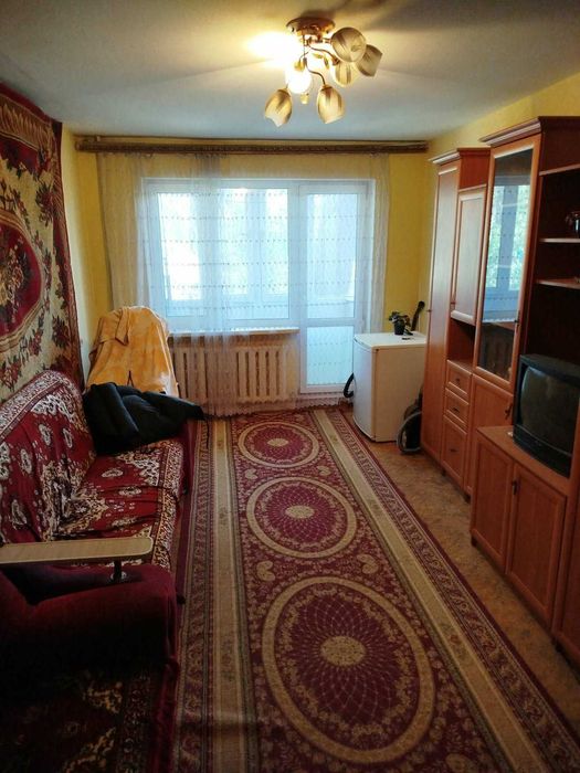 2 комн. кв. в 6 микрорайоне 2 эт. не угловая