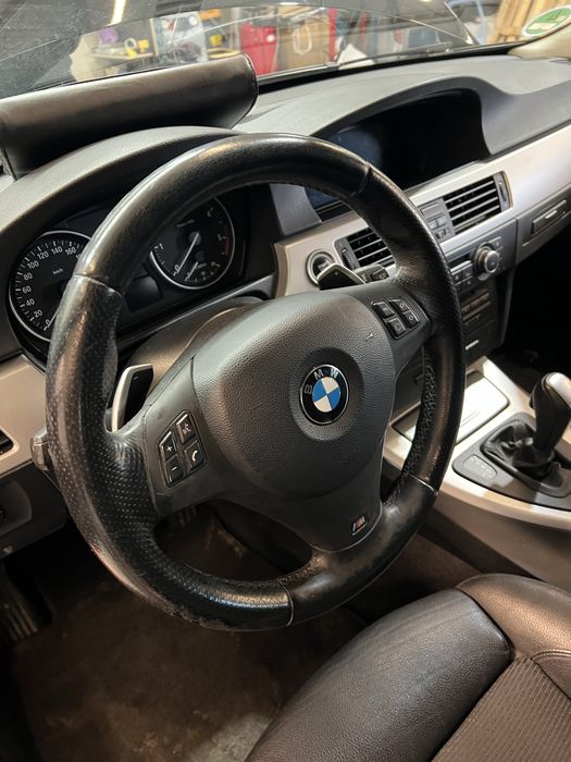 Dezmembrez Bmw E91 325D Automat Bixenon