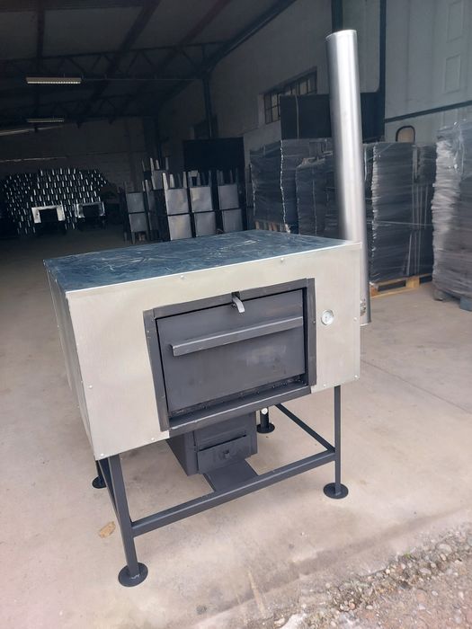 Cuptor pentru pâine pe lemne