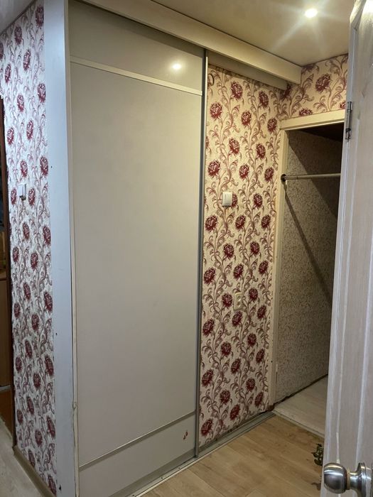 Продам трехкомнатную квартиру