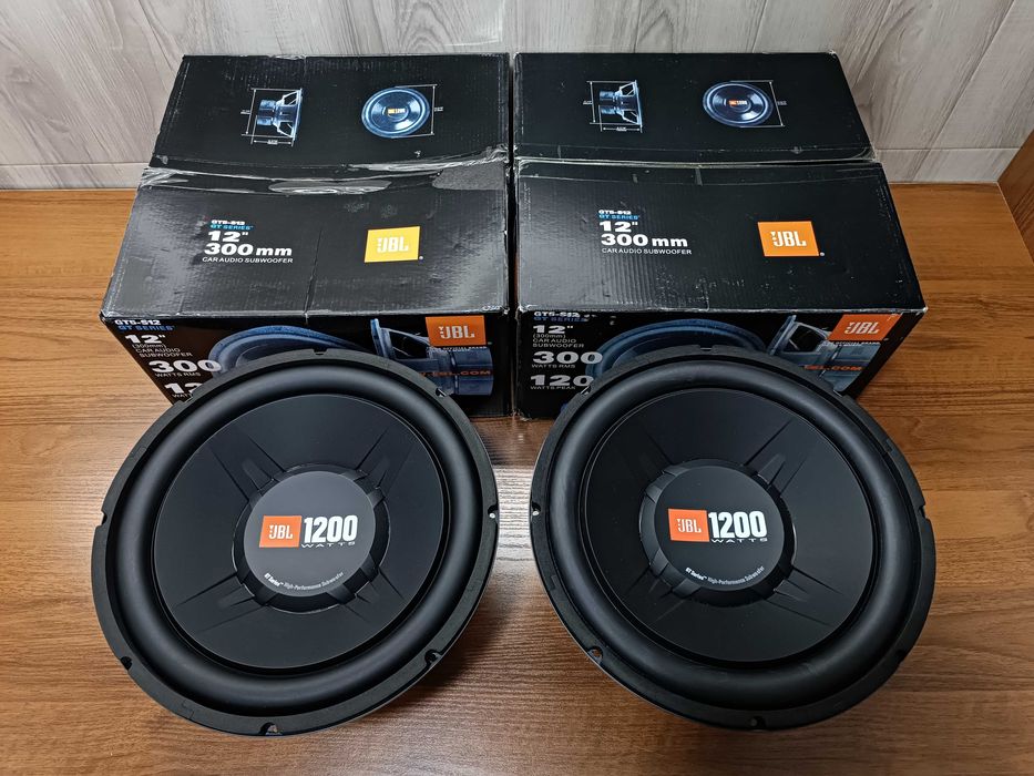 Обмен новые 2шт динамика JBL 1200W на колонки S90.