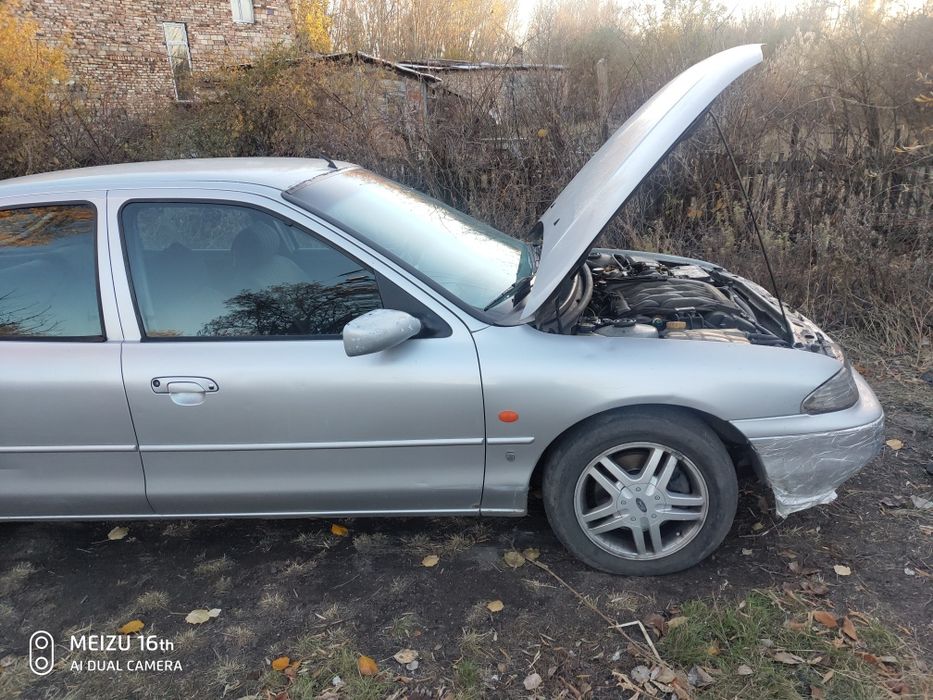 Продаю форд мондео1 2.5 v6