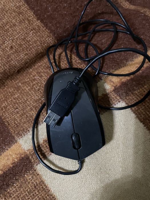 Флэшка новая , пульт , зарядка с проводом