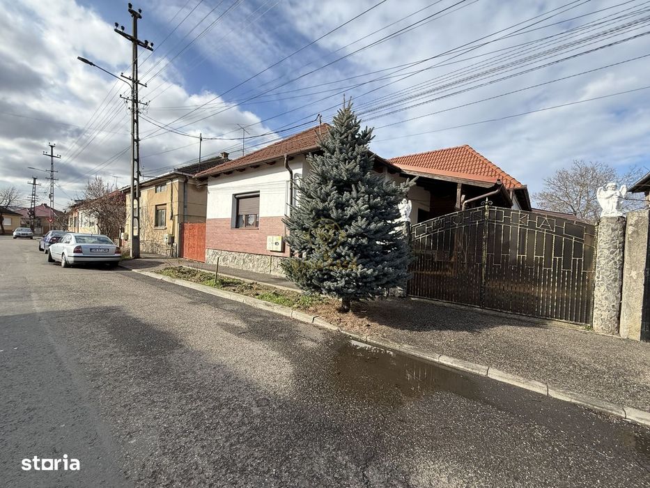 De Vanzare 2 Case In Curte Titulescu/Strada Crinului Teren 550MP
