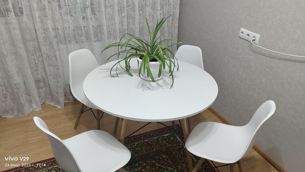 Продам стол со стульями