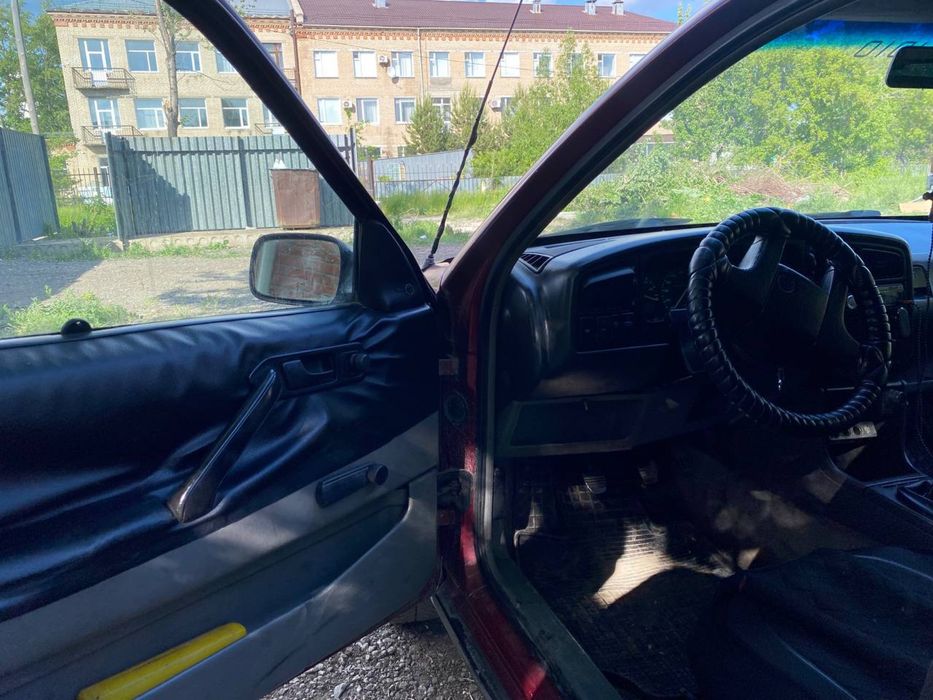 VW Passat B3 седан