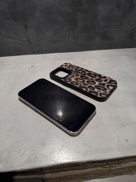 КАТО ЧИСТО НОВ Iphone 15 Pro 1 TB White + подарък