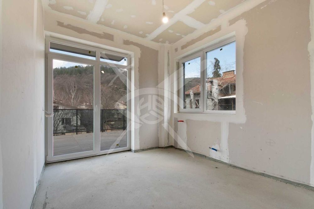 Продава се Къща в с. Владая, Област София-град - 285 кв.м за 1162 €/кв.м - Снимка #21