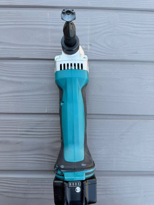 Makita foarfeca de tabla pe acumulator