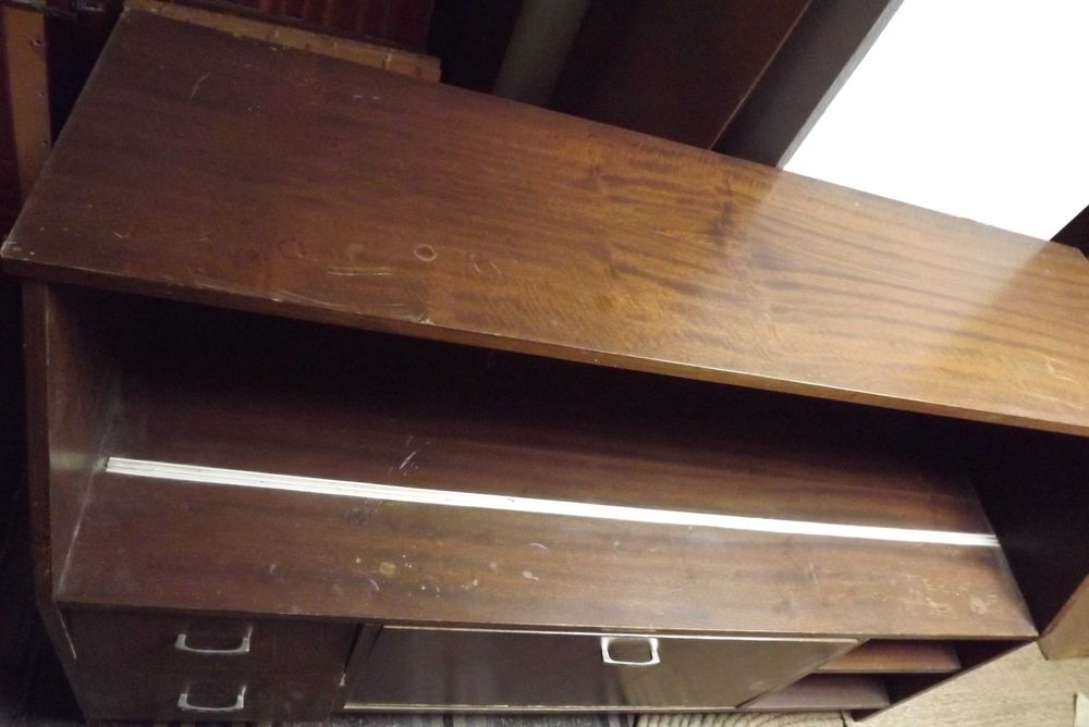 Бюфет от времето на соц-а и ракла