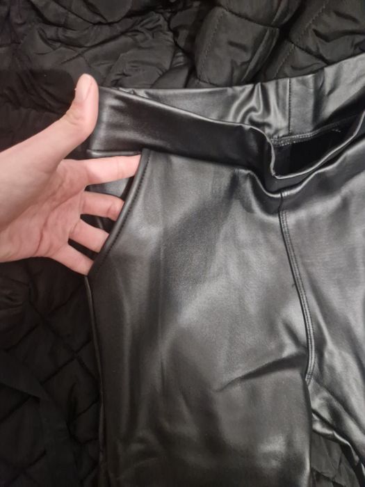 fusta și pantaloni piele