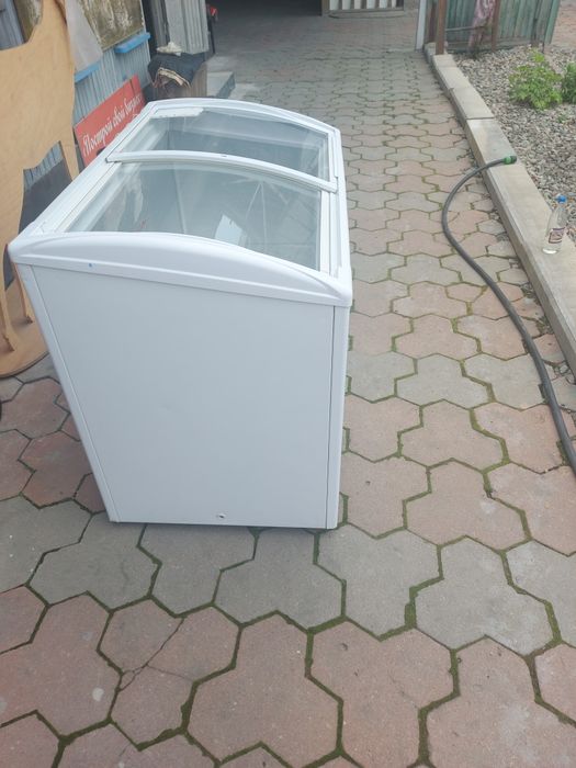Продам морозильную камеру