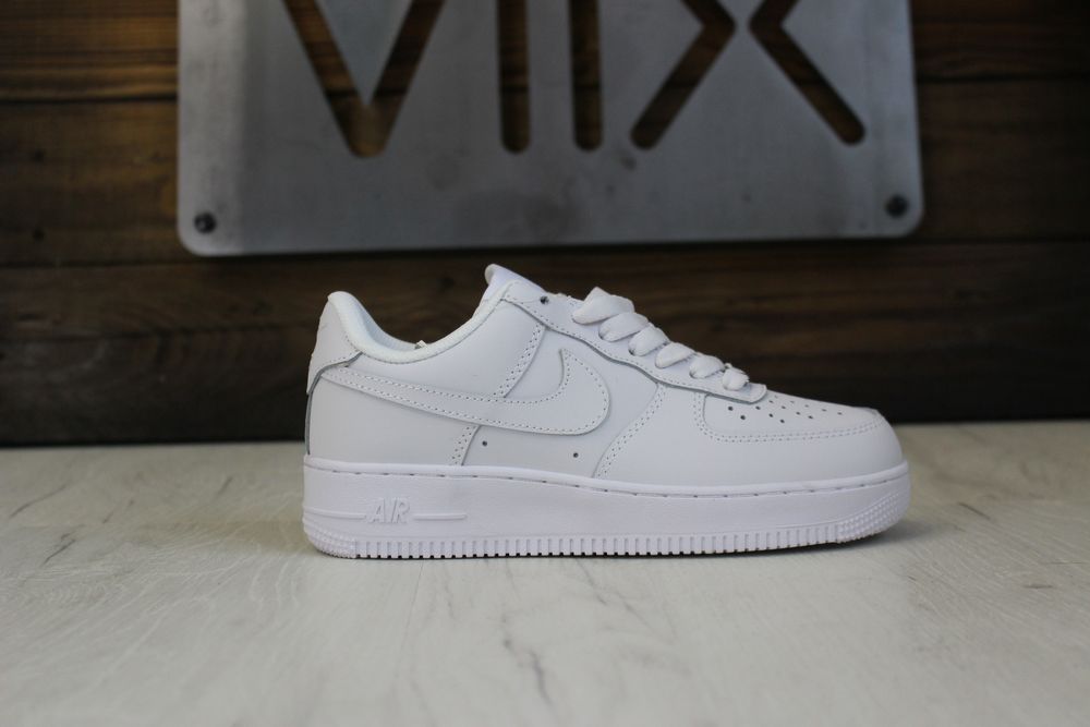 Продам Nike Air Force 1 новые, остатки