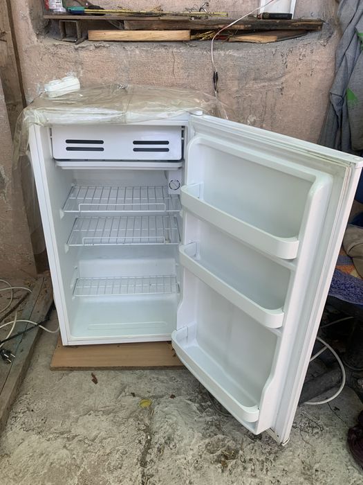 Продам мини Холодильник Бирюса 90