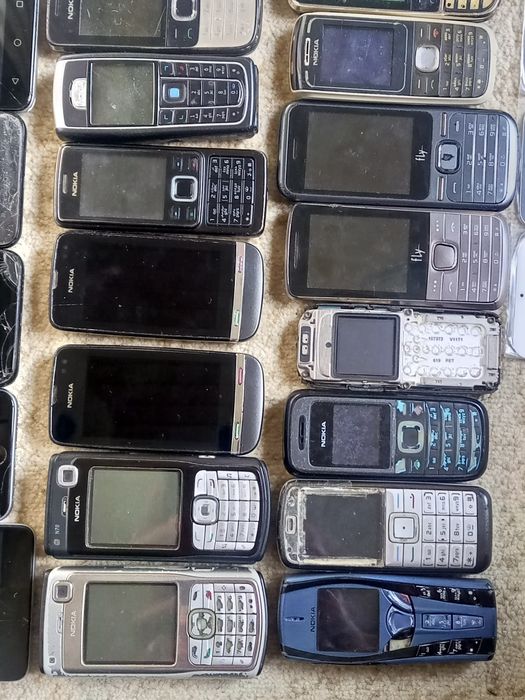 Продам рабочие телефоны.