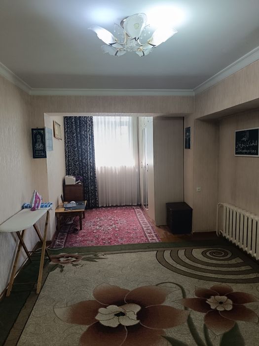 Юнусабад 4 квартал 2/4/4 балкон 2х6м среднее, чистое. Можно через Ипот
